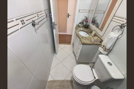 Casa de condomínio à venda com 319m², 5 quartos e 2 vagas Casa de condomínio à venda com 319m², 5 quartos e 2 vagasBanheiro Suite 5