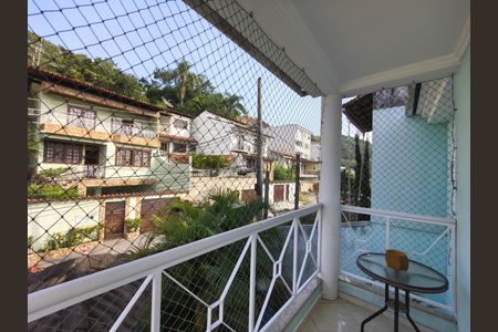 Casa de condomínio à venda com 319m², 5 quartos e 2 vagas Casa de condomínio à venda com 319m², 5 quartos e 2 vagasVaranda Quarto 5 Suite