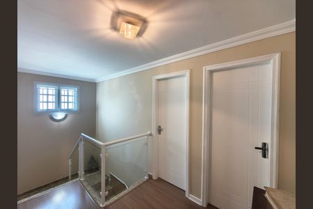 Casa de condomínio à venda com 319m², 5 quartos e 2 vagas Casa de condomínio à venda com 319m², 5 quartos e 2 vagasHall Circulação