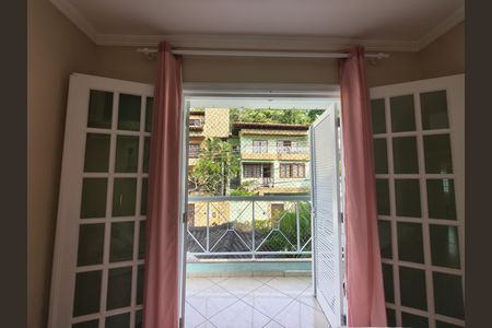Casa de condomínio à venda com 319m², 5 quartos e 2 vagas Casa de condomínio à venda com 319m², 5 quartos e 2 vagasVaranda - Quarto 5 Suite
