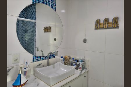 Casa de condomínio à venda com 319m², 5 quartos e 2 vagas Casa de condomínio à venda com 319m², 5 quartos e 2 vagasBanheiro Suite 3