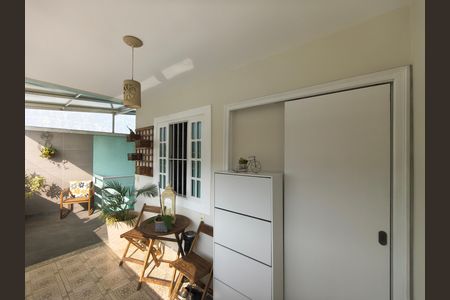 Casa de condomínio à venda com 319m², 5 quartos e 2 vagas Casa de condomínio à venda com 319m², 5 quartos e 2 vagasQuintal
