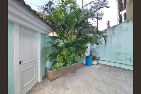 Casa de condomínio à venda com 319m², 5 quartos e 2 vagas Casa de condomínio à venda com 319m², 5 quartos e 2 vagasQuintal