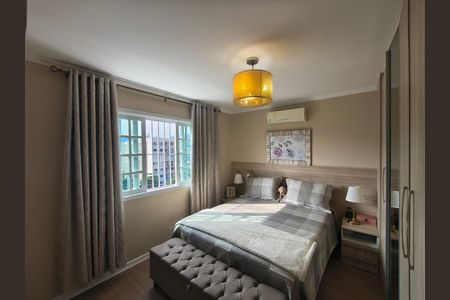 Casa de condomínio à venda com 319m², 5 quartos e 2 vagas Casa de condomínio à venda com 319m², 5 quartos e 2 vagasQuarto 4 Suite