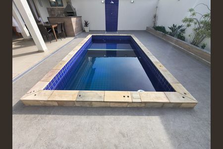 Casa de condomínio à venda com 319m², 5 quartos e 2 vagas Casa de condomínio à venda com 319m², 5 quartos e 2 vagasArea Gourmet / Piscina
