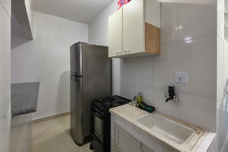 Cozinha  de apartamento para alugar com 1 quarto, 37m² em Guilhermina, Praia Grande