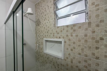 Banheira  de apartamento para alugar com 1 quarto, 37m² em Guilhermina, Praia Grande