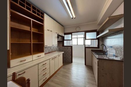Apartamento para alugar com 140m², 3 quartos e 2 vagas Apartamento para alugar com 140m², 3 quartos e 2 vagasCozinha