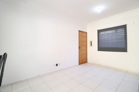 Sala de apartamento para alugar com 2 quartos, 58m² em Jardim Holanda, Uberlândia