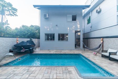 Casa de condomínio para alugar com 300m², 3 quartos e 4 vagas Casa de condomínio para alugar com 300m², 3 quartos e 4 vagasPiscina