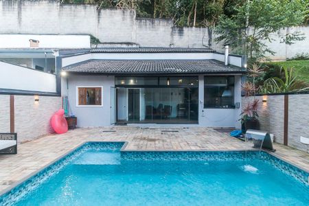 Casa de condomínio para alugar com 300m², 3 quartos e 4 vagas Casa de condomínio para alugar com 300m², 3 quartos e 4 vagasPiscina