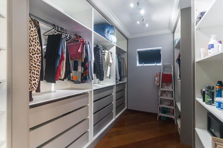 Casa de condomínio para alugar com 300m², 3 quartos e 4 vagas Casa de condomínio para alugar com 300m², 3 quartos e 4 vagasCloset