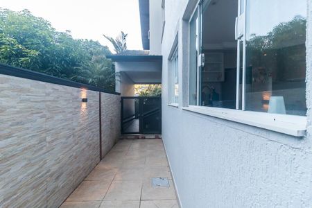 Casa de condomínio para alugar com 300m², 3 quartos e 4 vagas Casa de condomínio para alugar com 300m², 3 quartos e 4 vagasCorredor