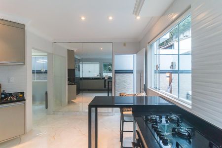 Casa de condomínio para alugar com 300m², 3 quartos e 4 vagas Casa de condomínio para alugar com 300m², 3 quartos e 4 vagasCozinha
