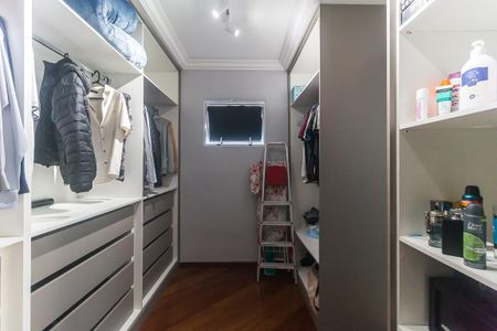 Casa de condomínio para alugar com 300m², 3 quartos e 4 vagas Casa de condomínio para alugar com 300m², 3 quartos e 4 vagasCloset