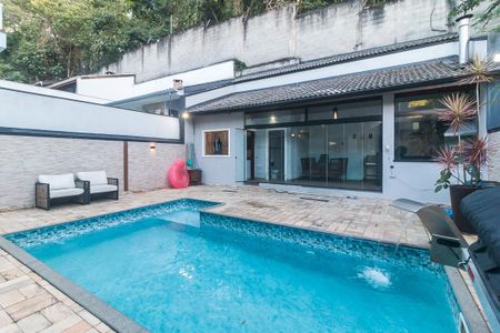 Casa de condomínio para alugar com 300m², 3 quartos e 4 vagas Casa de condomínio para alugar com 300m², 3 quartos e 4 vagasPiscina