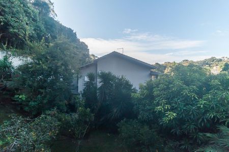 Casa de condomínio para alugar com 300m², 3 quartos e 4 vagas Casa de condomínio para alugar com 300m², 3 quartos e 4 vagasVista do Quarto 2