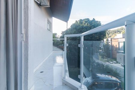 Casa de condomínio para alugar com 300m², 3 quartos e 4 vagas Casa de condomínio para alugar com 300m², 3 quartos e 4 vagasVaranda do Quarto 1
