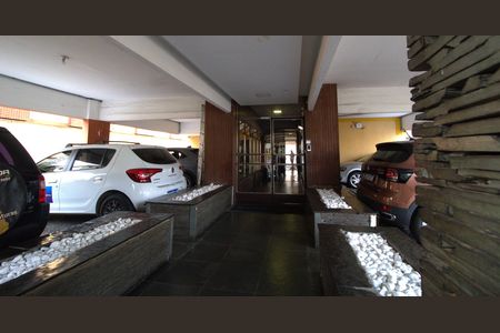 Apartamento à venda com 65m², 2 quartos e 1 vaga Apartamento à venda com 65m², 2 quartos e 1 vagaHall de Entrada do Prédio