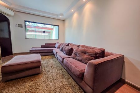 Casa à venda com 125m², 3 quartos e 3 vagasSala