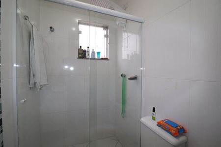 Casa à venda com 151m², 3 quartos e 4 vagasBanheiro Quarto 1 Suíte