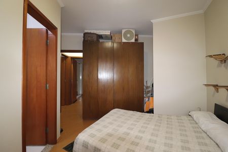 Casa à venda com 151m², 3 quartos e 4 vagasQuarto 2 suíte