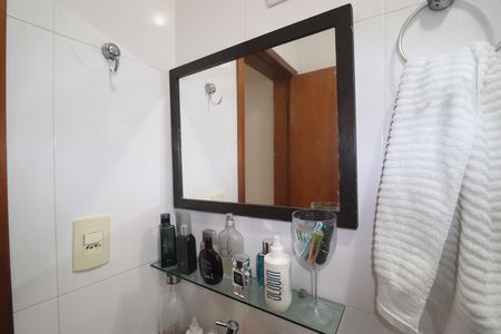 Casa à venda com 151m², 3 quartos e 4 vagasBanheiro Quarto 1 Suíte