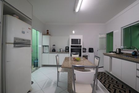 Casa à venda com 151m², 3 quartos e 4 vagasCozinha