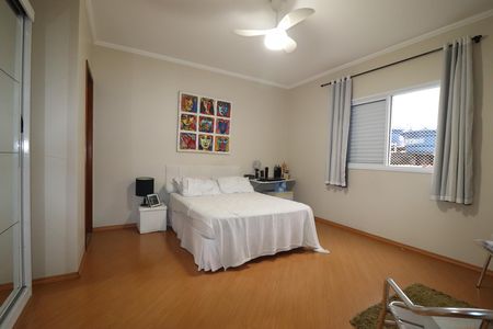 Casa à venda com 151m², 3 quartos e 4 vagasQuarto 1 Suíte