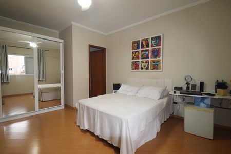 Casa à venda com 151m², 3 quartos e 4 vagasQuarto 1 Suíte