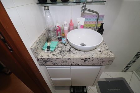 Casa à venda com 151m², 3 quartos e 4 vagasBanheiro Quarto 1 Suíte