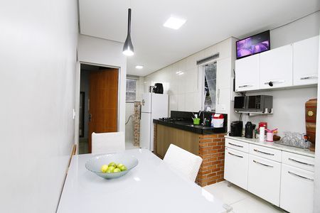 Casa para alugar com 70m², 5 quartos e 1 vagaCozinha casa 2