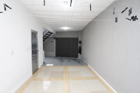 Garagem de casa para alugar com 5 quartos, 70m² em Conjunto California, Belo Horizonte
