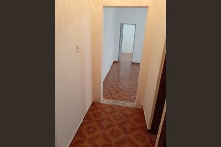 Casa à venda com 180m², 3 quartos e 2 vagas Casa à venda com 180m², 3 quartos e 2 vagasCorredor