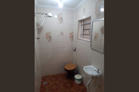 Casa à venda com 180m², 3 quartos e 2 vagas Casa à venda com 180m², 3 quartos e 2 vagasBanheiro