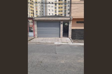 Casa à venda com 180m², 3 quartos e 2 vagas Casa à venda com 180m², 3 quartos e 2 vagasFachada