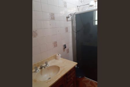 Casa à venda com 180m², 3 quartos e 2 vagas Casa à venda com 180m², 3 quartos e 2 vagasBanheiro