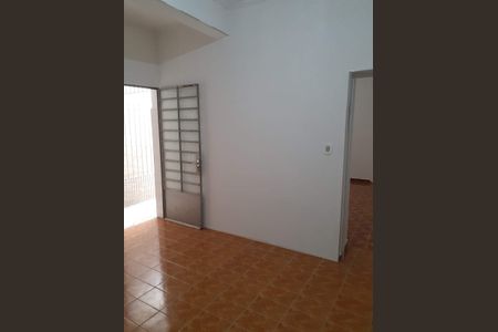 Casa à venda com 180m², 3 quartos e 2 vagas Casa à venda com 180m², 3 quartos e 2 vagasSala