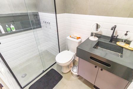 Apartamento à venda com 64m², 2 quartos e 1 vaga Apartamento à venda com 64m², 2 quartos e 1 vagaBanheiro
