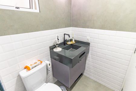 Apartamento à venda com 64m², 2 quartos e 1 vaga Apartamento à venda com 64m², 2 quartos e 1 vagaBanheiro