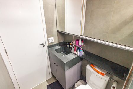 Apartamento à venda com 64m², 2 quartos e 1 vaga Apartamento à venda com 64m², 2 quartos e 1 vagaBanheiro da Suíte
