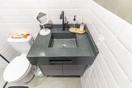 Apartamento à venda com 64m², 2 quartos e 1 vaga Apartamento à venda com 64m², 2 quartos e 1 vagaBanheiro