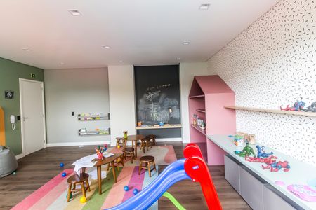 Apartamento à venda com 73m², 2 quartos e 1 vaga Apartamento à venda com 73m², 2 quartos e 1 vagaÁrea comum - Playground