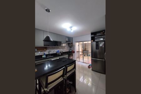 Casa para alugar com 185m², 2 quartos e 1 vaga Casa para alugar com 185m², 2 quartos e 1 vagaCozinha - Armários