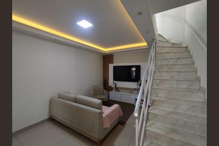 Casa para alugar com 185m², 2 quartos e 1 vaga Casa para alugar com 185m², 2 quartos e 1 vagaSala