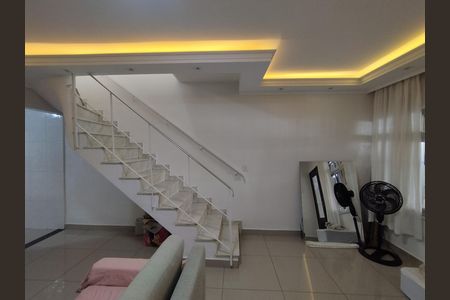 Casa para alugar com 185m², 2 quartos e 1 vaga Casa para alugar com 185m², 2 quartos e 1 vagaSala