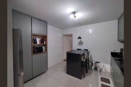 Casa para alugar com 185m², 2 quartos e 1 vaga Casa para alugar com 185m², 2 quartos e 1 vagaCozinha - Torneira