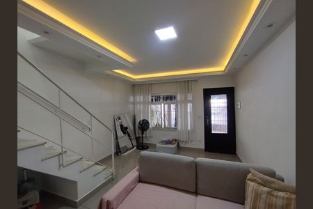 Casa para alugar com 185m², 2 quartos e 1 vaga Casa para alugar com 185m², 2 quartos e 1 vagaSala