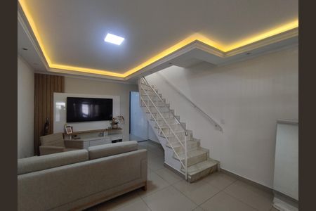 Casa para alugar com 185m², 2 quartos e 1 vaga Casa para alugar com 185m², 2 quartos e 1 vagaSala
