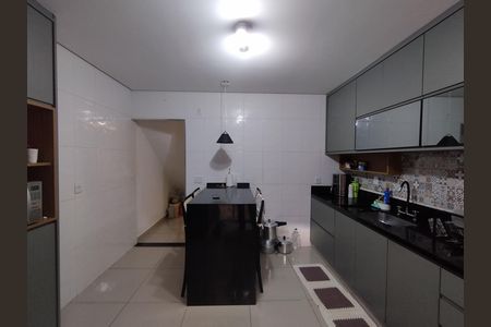 Casa para alugar com 185m², 2 quartos e 1 vaga Casa para alugar com 185m², 2 quartos e 1 vagaCozinha - Armários